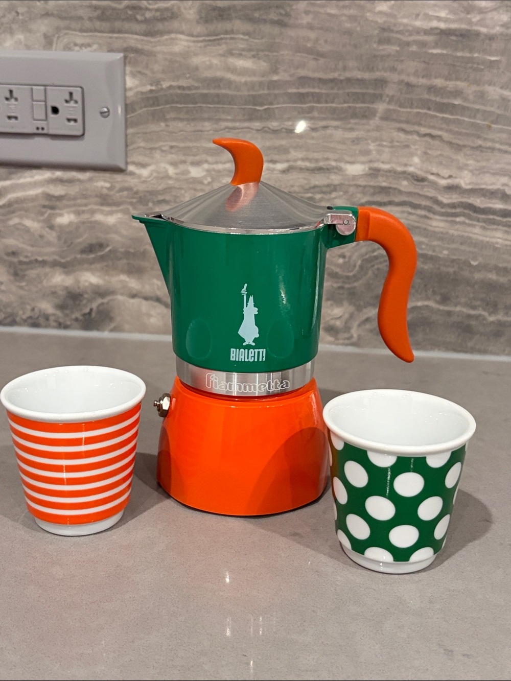 Set cafetière italienne Bialetti Fiammetta Pop 6330 Vert et Orange avec 2 tasses